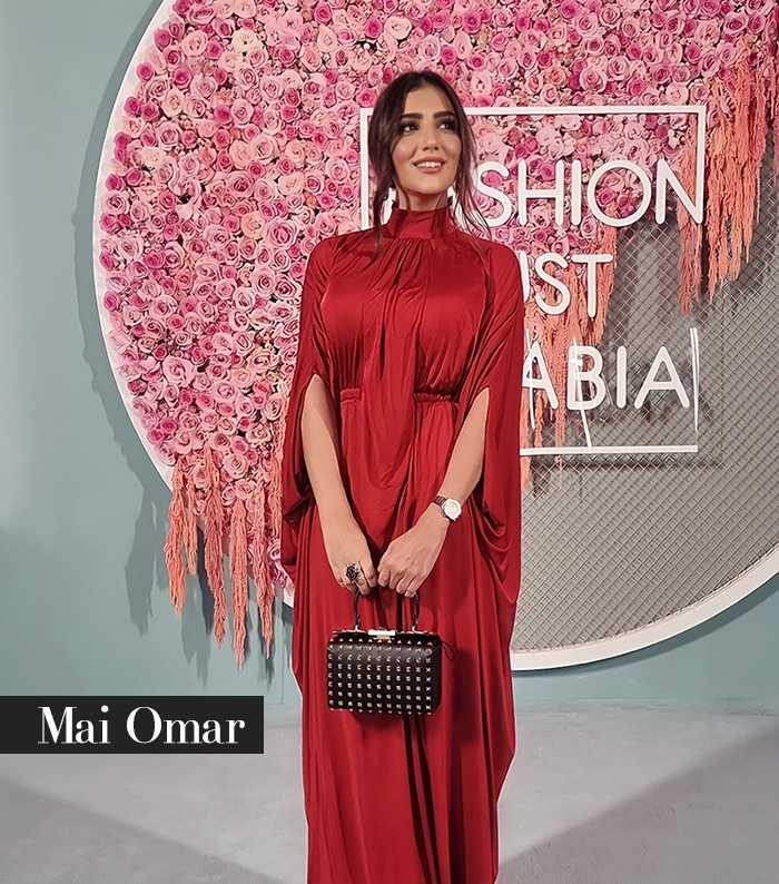مجله مد ترکیه مای عمر در لباس قرمز