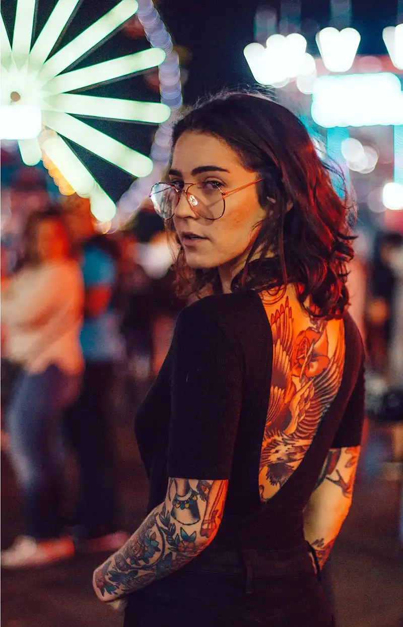 تاتوی رنگی کمر