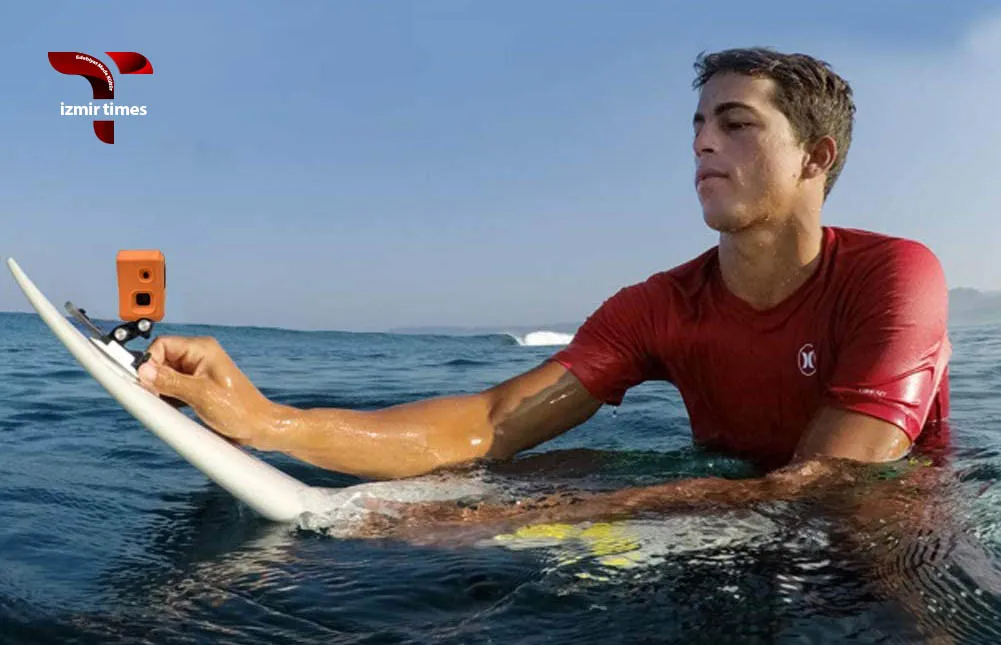 موج سواری تیشرت قرمز